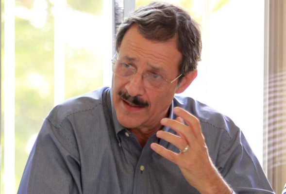 Villeda se molesta con diputados por votar contra juicios políticos