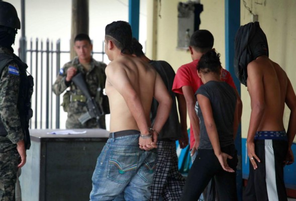 Capturan a 6 supuestos mareros de la MS en la Rivera Hernández