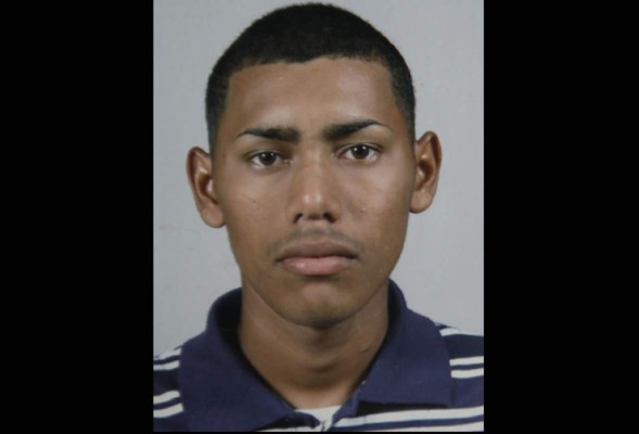 Muere al chocar su motocicleta contra bus