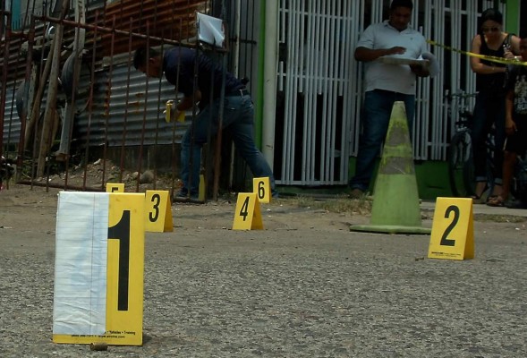 Ultiman a mecanico de autos en La Ceiba