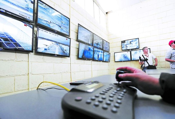 Trasladarán 1,900 reclusos a nueva cárcel de El Porvenir