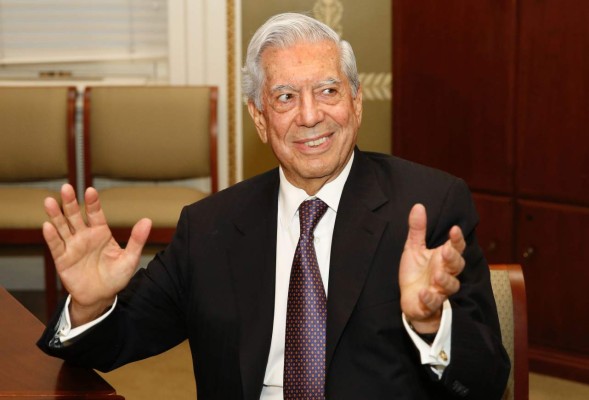 Vargas Llosa: 'Mi esperanza, que los peruanos no cometan el error de elegir a Keiko”