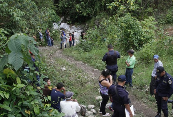 Asesinan a dos hermanos en Peña Blanca