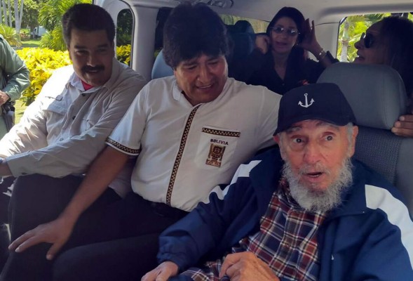 Kerry izará la bandera de EUA en pleno éxodo de cubanos