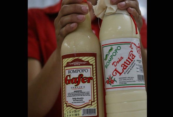 Promueven productos de temporada navideña en feria del regalo arte y sabor