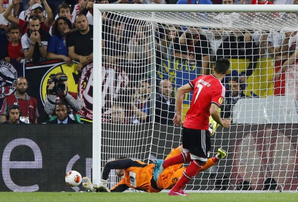 Sevilla recupera el trono europeo y prolonga la maldición del Benfica