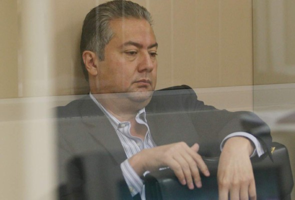 Prosigue juicio contra exministro Roberto Cardona