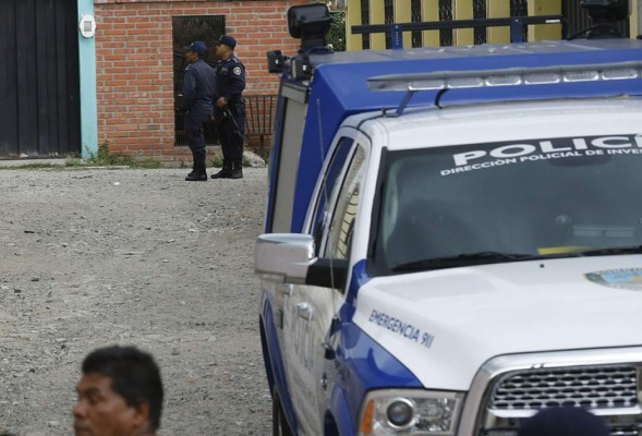 Matan a muchacha frente a iglesia evangélica y la dejan atada de manos