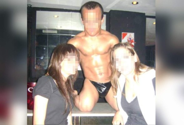 Queda embarazada de stripper enano en despedida de soltera