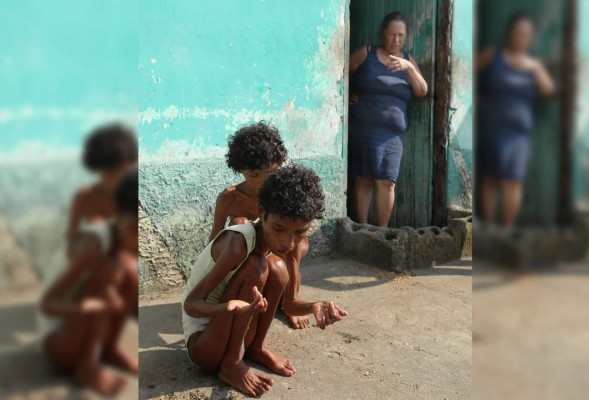 Vecinos denuncian a madre que maltrata a sus hijas