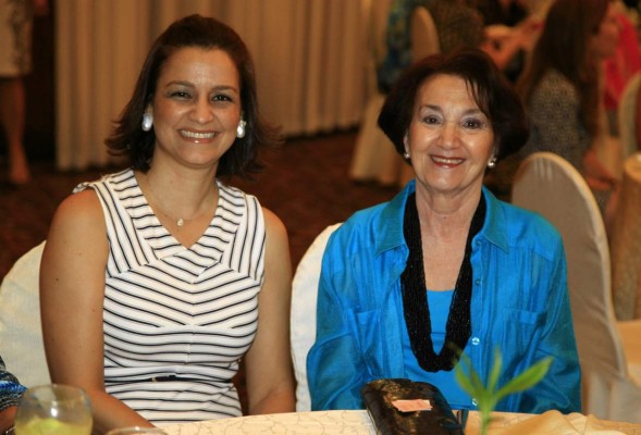 Clubes de Arte y Jardinería festejan té ecológico