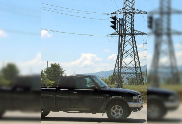 Ventarrones dañan semáforos en calles de alto tráfico en San Pedro Sula