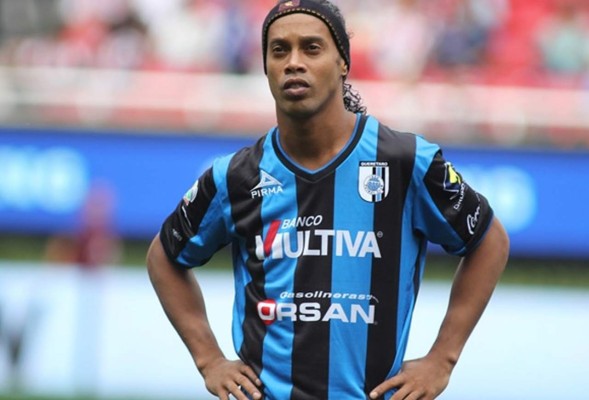 Ronaldinho ofrece disculpas tras abandonar partido