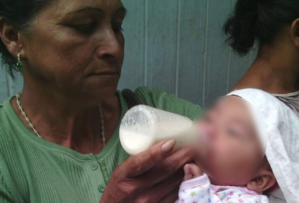Policía de Honduras rescata a bebé que había sido robada