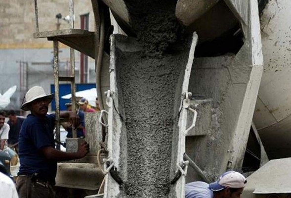 Construcción pide bajar el precio del cemento