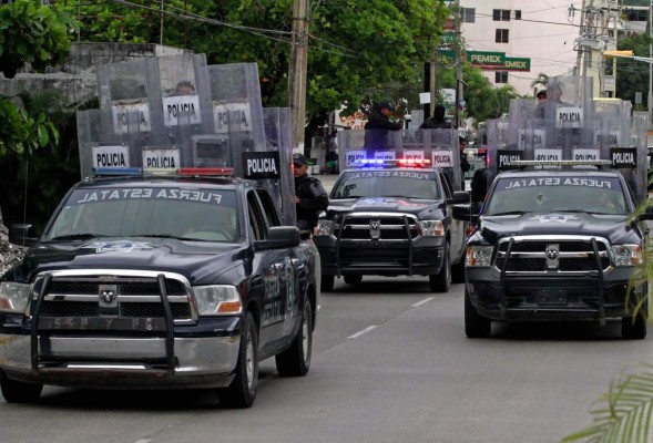 Autodefensas de Guerrero hallan nuevas fosas en la búsqueda de estudiantes