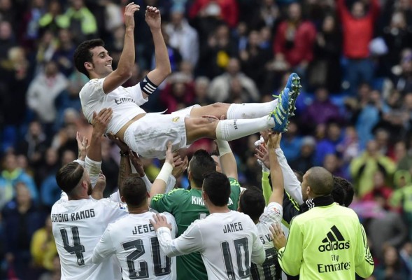 Arbeloa es despedido como un grande por el madridismo