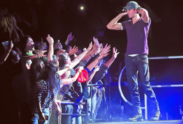 Enrique Iglesias lidera nominaciones a premios Juventud