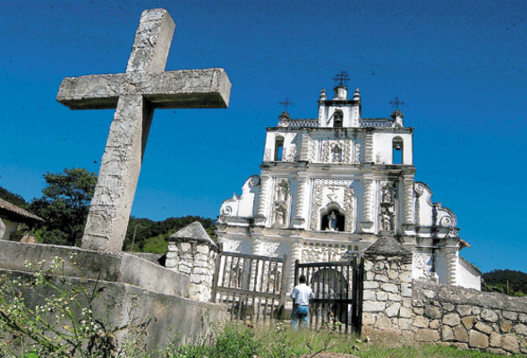 Iglesias majestuosas, coloniales y míticas