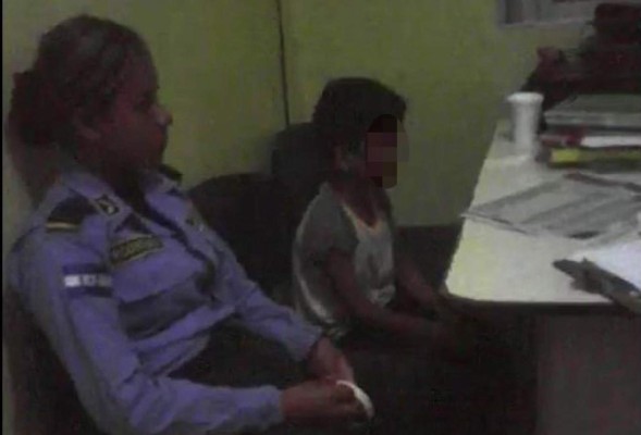 Video: Policía hondureña agrede a un niño en Choloma