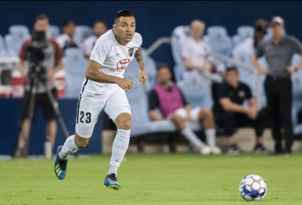 José Escalante regresa al fútbol hondureño