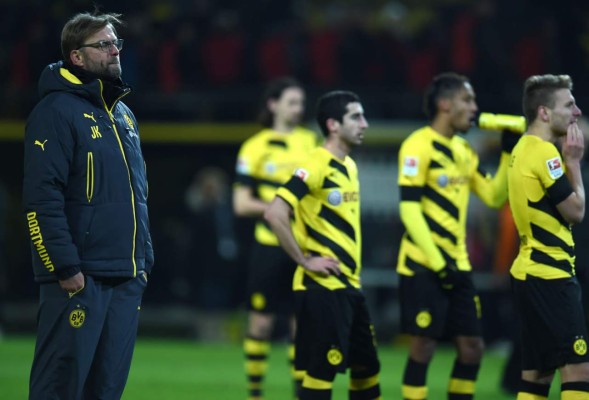 Borussia Dortmund tropieza de nuevo y sigue colista de la Bundesliga