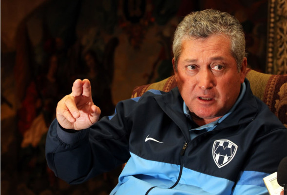 México presenta a su nuevo entrenador: Manuel Vucetich