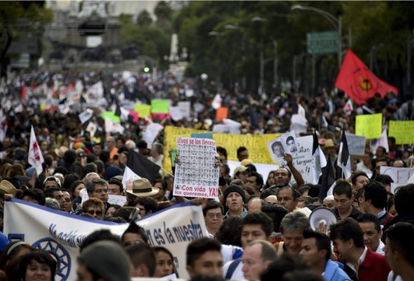 México no olvida a los 43 estudiantes desaparecidos