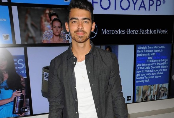 Joe Jonas regresa a la música con la banda DNCE