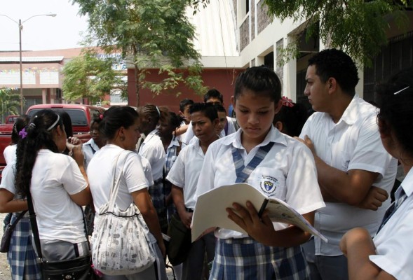 Escuelas normales quedan bajo mando de la Secretaría de Educación