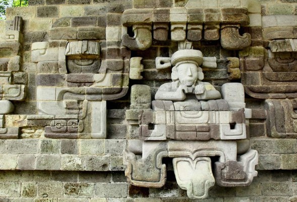 Hay 100,000 piezas mayas sin exhibir en Honduras
