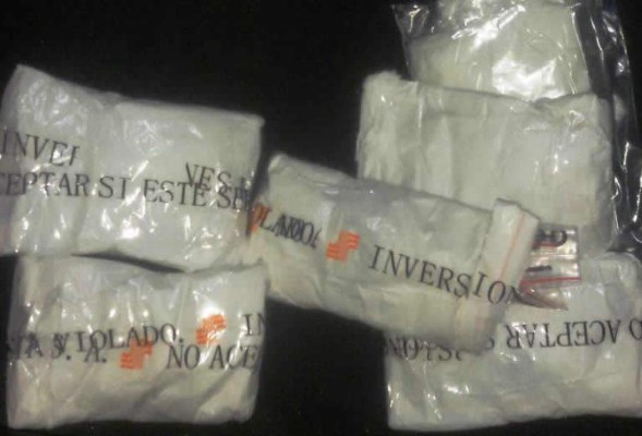 Caen dos mujeres con joyas ocultas en aeropuerto Toncontín