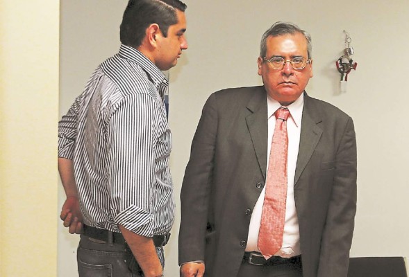 Oficial se disculpa con un juez por detención ilegal
