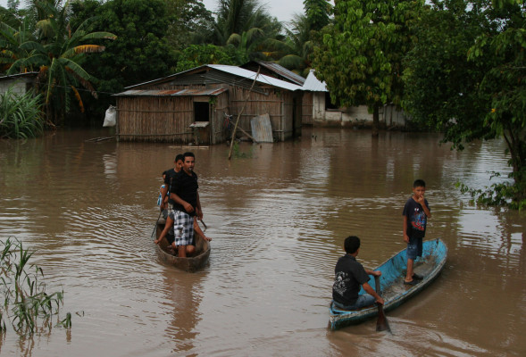 El nivel del Ulúa baja, pero lluvias continuarán hoy
