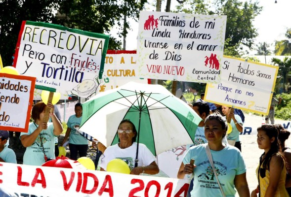 Hondureños marchan 'por la vida” en la Rivera Hernández