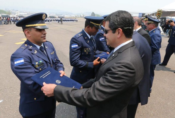 Presidente Hernández respalda a la Fuerza Aérea en su 85 aniversario