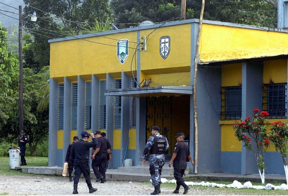 Se fugan dos reos de la granja penal de La Ceiba