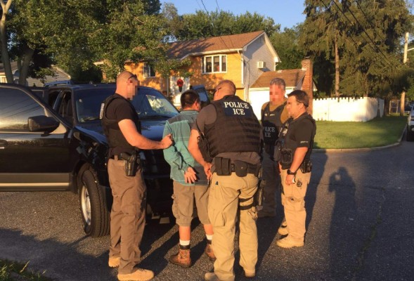 Detienen a más de 400 indocumentados en Miami