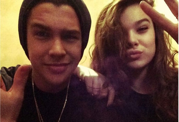 Austine Mahone y Hailee Steinfeld en Instagram