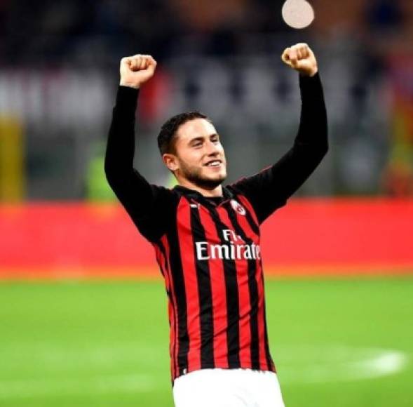 Según informa MilanNews.it, el defensa italiano Davide Calabria renovará con el Milán hasta 2023.