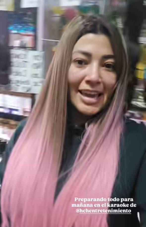 ”Preparando todo para mañana en el kararoke de HCH Entretenimiento”, fue el mensaje compartido por Milagro Flores.