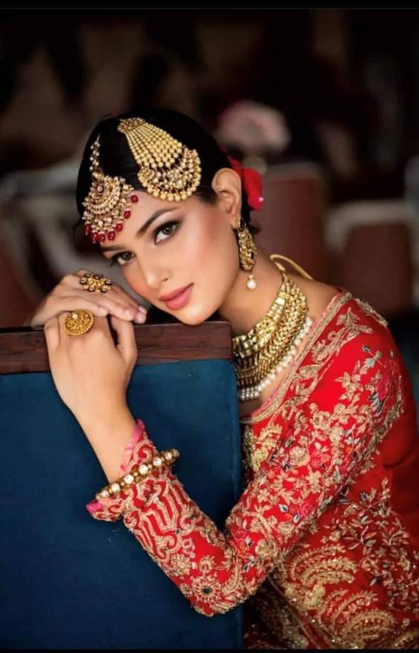 Harnaaz Sandhu es una joven de 21 años, amante de la diversión. Actualmente está cursando su Maestría en Administración Pública y le encanta actuar, bailar, nadar y montar a caballo.