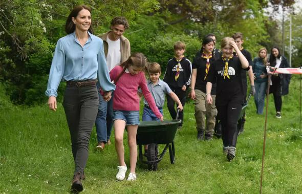 Kate Middleton es vista en público con aspecto “feliz y saludable”, según ‘The Sun’