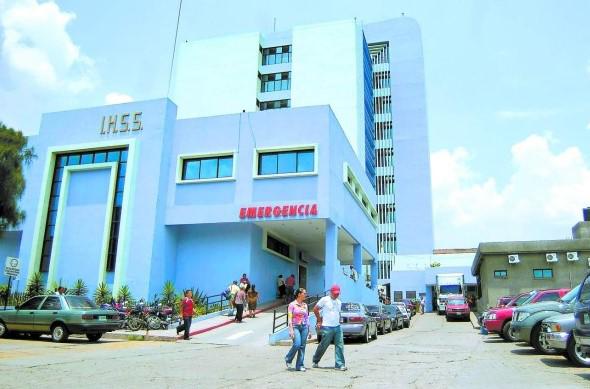 Emergencia por dengue: médicos del Seguro Social no se dan abasto