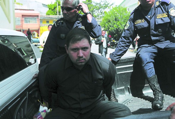 Defensa de Paredes Vélez pide copia de 88 videos sobre crimen