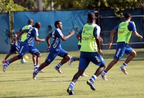 Honduras va afinándose y Costly anda con la pólvora encendida