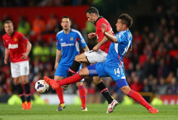 Ryan Giggs, de técnico a jugador en su despedida de Old Trafford