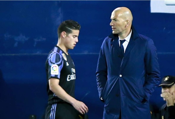 James lanzó fuerte insultó contra Zidane al ser sustituido