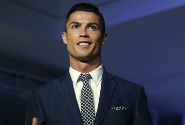 Cristiano Ronaldo promociona su nueva línea de calzado