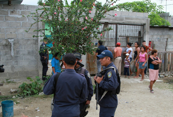 A tiros matan a dos hermanos en su casa en San Pedro Sula